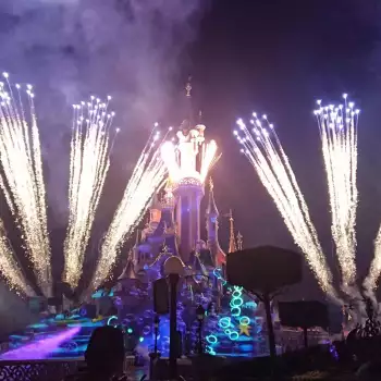 Pohádkový Disneyland s ohňostrojem a Paříž