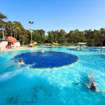 Lignano Sabbiadoro – moře a bazén s tobogány