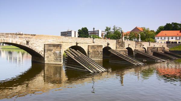Jaderná elektrárna Temelín a historické město Písek
