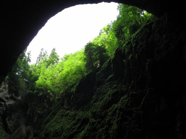 Moravský kras, Macocha a plavba po ponorné říčce Punkvě