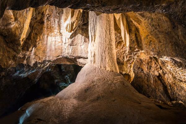 Moravský kras, Macocha a plavba po ponorné říčce Punkvě