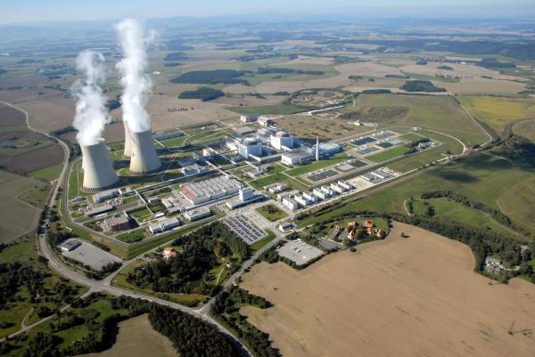 Jaderná elektrárna Temelín a historické město Písek