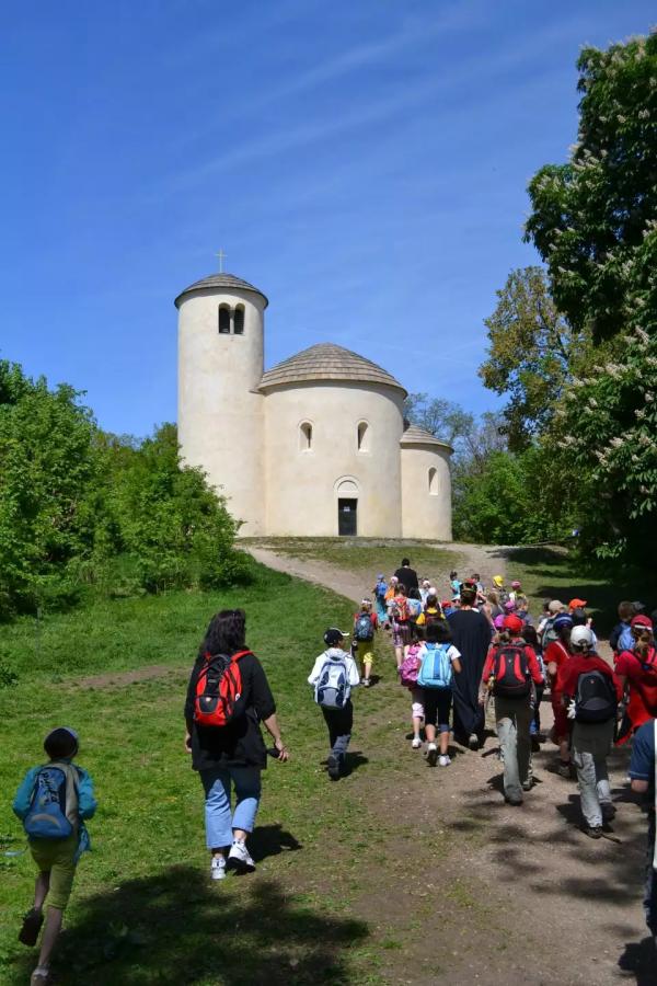 Archeologem na úpatí hory Říp