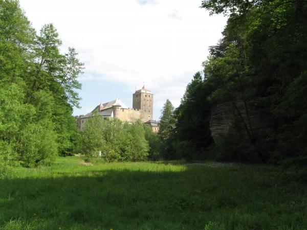 Hrad Kost a údolí Plakánek