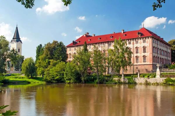 Svátky jara na zámku Libochovice