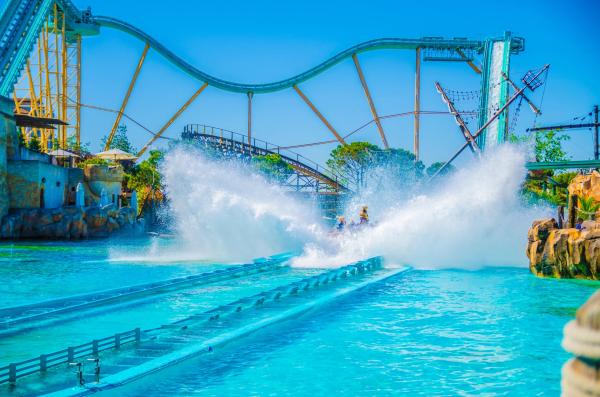 Itálie – koupání v moři a zábavní park Gardaland