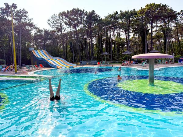 Lignano Sabbiadoro – moře a bazén s tobogány