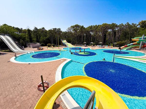 Lignano Sabbiadoro – moře a bazén s tobogány