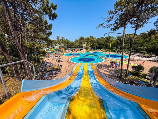 Lignano Sabbiadoro – moře a bazén s tobogány