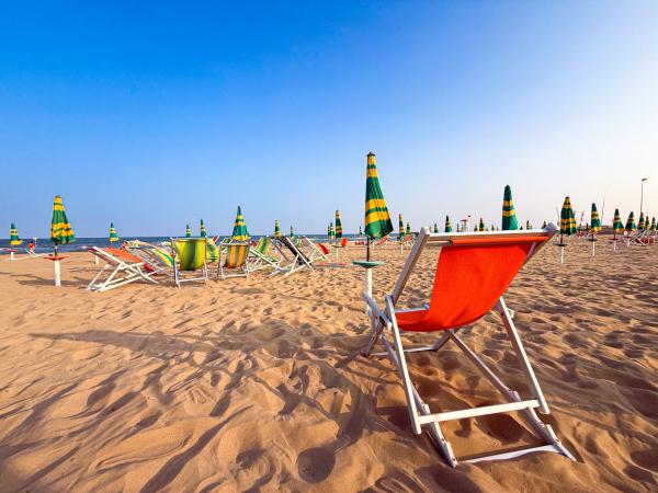 Lignano Sabbiadoro – moře a bazén s tobogány