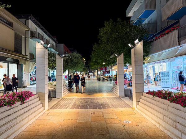 Lignano Sabbiadoro – moře a bazén s tobogány