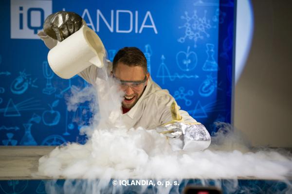 iQLANDIA